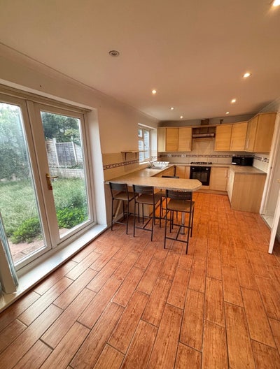 Double room House to Rent Main Photo
