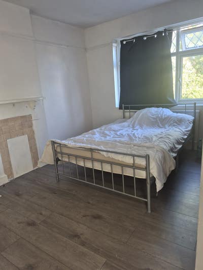 Double and single room is available  Main Photo