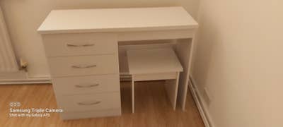 A delightful 2bed flat. The setting is on two floo Main Photo