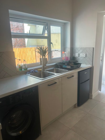 Double en suite room with kitchenette  Main Photo