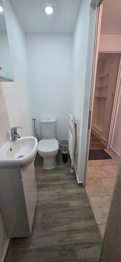 Self-Contained Studio – Own Kitchen & Bathroom Main Photo