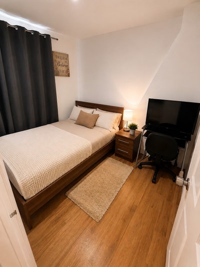 Beautiful room in Shepherd’s Bush  Main Photo