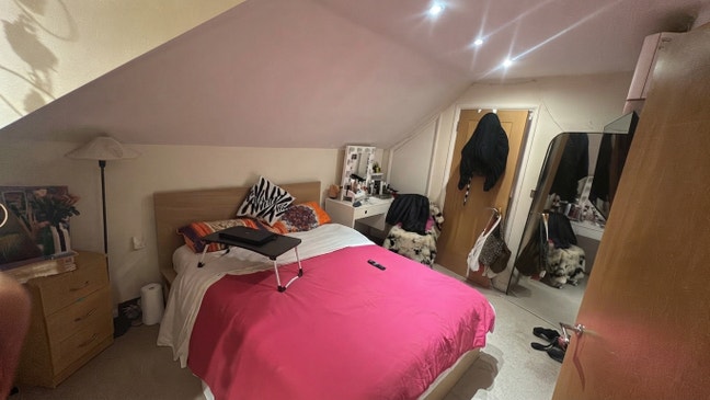✨ Ensuite Loft-Level Room + a/C ✨ Main Photo