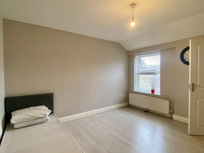 1 Bed Flat, Garratt Terrace, SW17 Main Photo