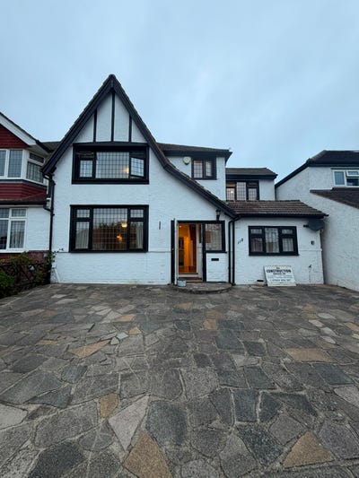 Spacious House with Large Garden Main Photo