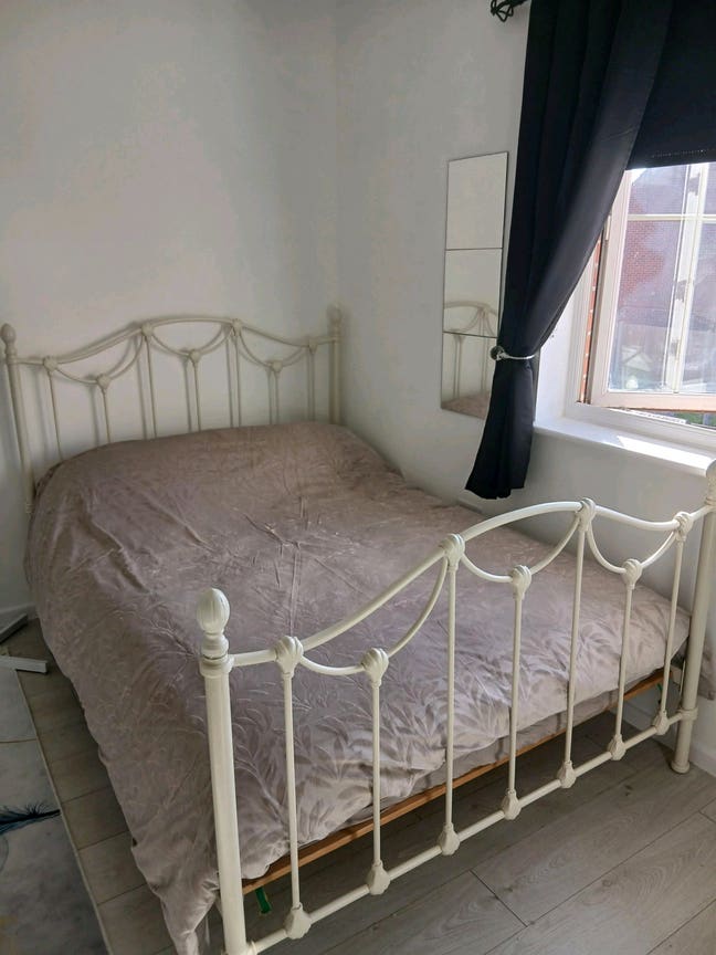 Newley refurbished Double and single rooms Main Photo