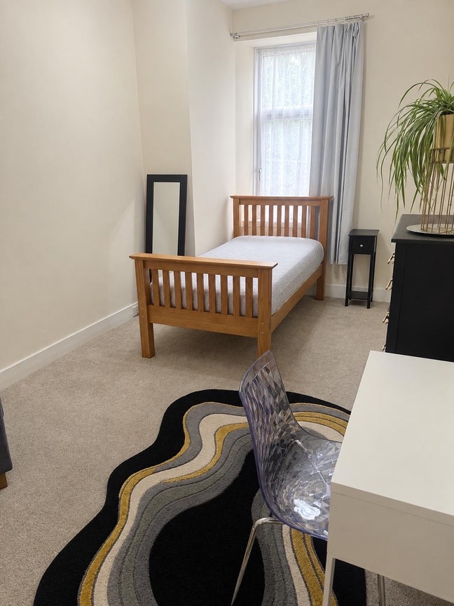 City Centre & Only Short Walk to Ari & Abz Uni Main Photo
