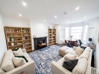 A beautiful 2 garden flat in Caledonian Road N7 Main Photo
