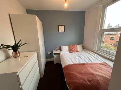 20% off October Rent | Sheffield Main Photo