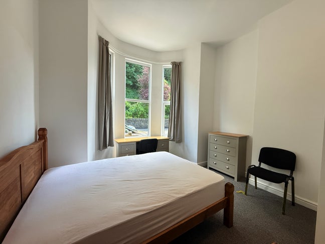 🌟 Stunning 7-Bedroom Refurbished HMO – High-Spec  Main Photo