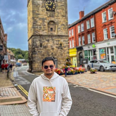 Professional Male seeks a single or double room Main Photo