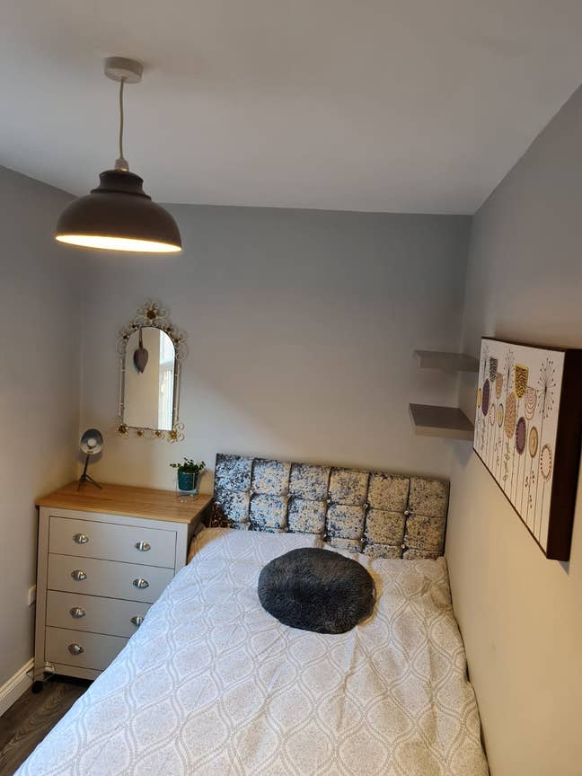 Lovely Single Room Close to General Hospital Main Photo