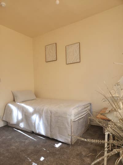 Room Available in LS9 Main Photo