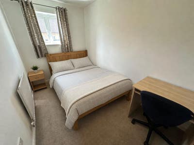 Modern Double Room on Orchard Park (14CD4) Main Photo