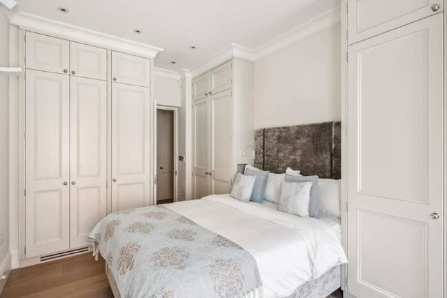 Two double rooms avail. in a spacious 3-bed flat Main Photo