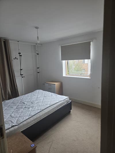 Large Double Room – 4 Mins Walk from Rayners Lane  Main Photo