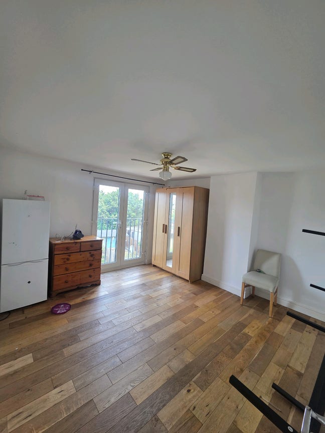 Double bed room near Surbiton Main Photo