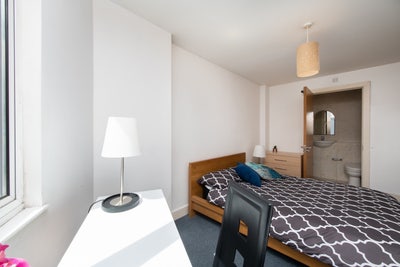 Room Available in Old Street 📍 Barbican Station Main Photo