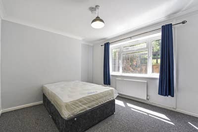Double Rooms on Wavell Way!! Main Photo