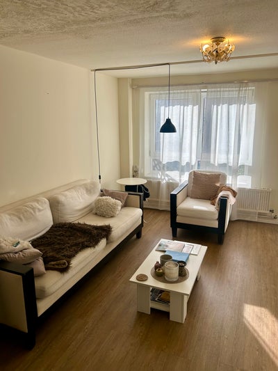 Spacious Double Room with Garden | 10 mins from El Main Photo