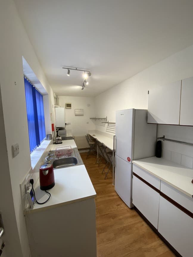 Open to Offers! Student Downstairs Single Room Main Photo