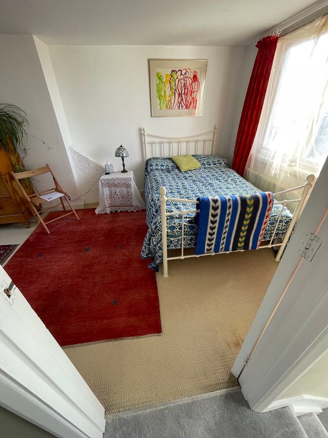 Large spacious attic room with stunning sea views. Main Photo