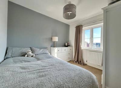 Double bedroom to let  Main Photo
