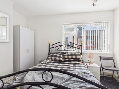Furnished Rooms to Let Main Photo