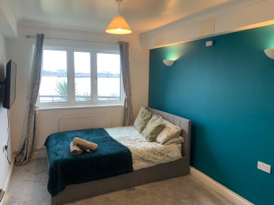 Large double room SE28  Main Photo