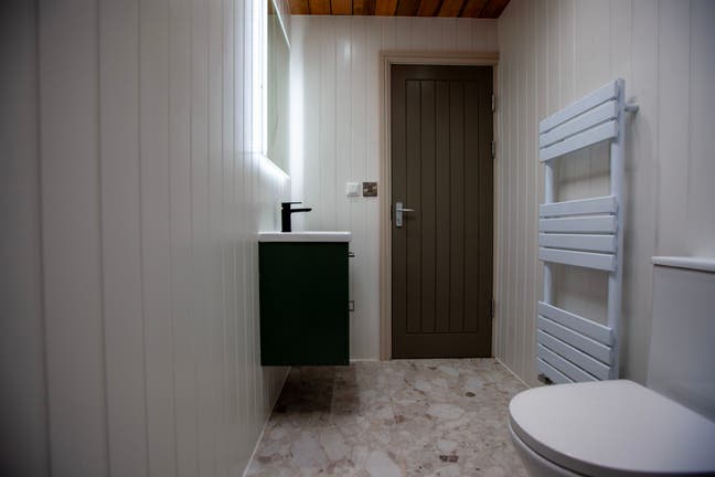 Brand new refurbished 8 Bed, 3 Bathroom property  Main Photo