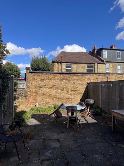 Double Room in Tooting Broadway Main Photo