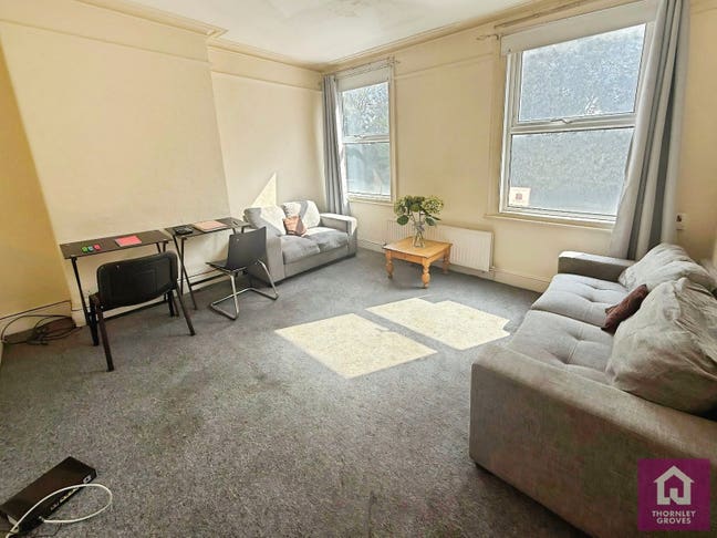 Double Rooms Available in  5 Bedroom House Share Main Photo