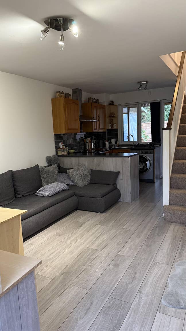 Lovely Fully Furnished One-Bedroom House – Harling Main Photo