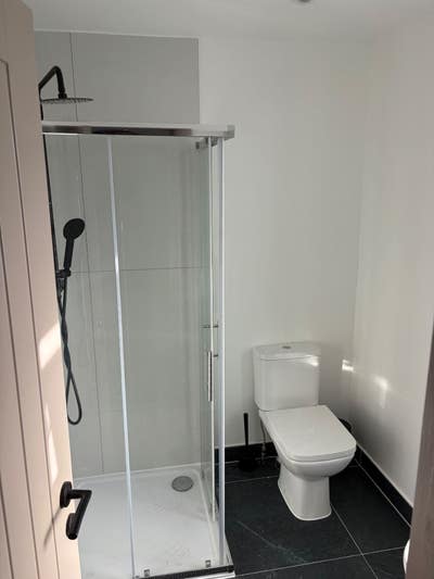 Ensuite Room Available – ME7  Main Photo