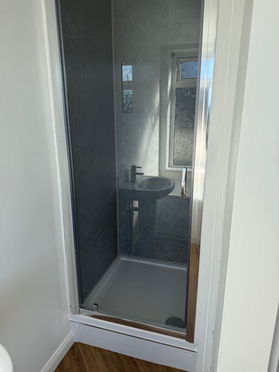 Rooms available for rent. 10 minutes from station Main Photo