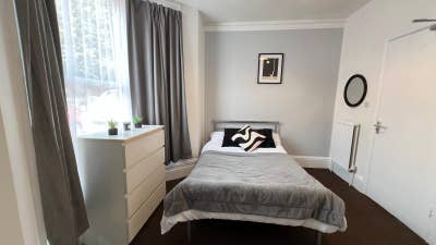 Room in 3 bed flat / All bills included  Main Photo