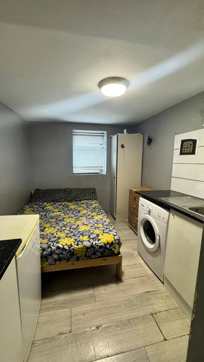 Studio Flat in London, Harrow HA37Sy Main Photo