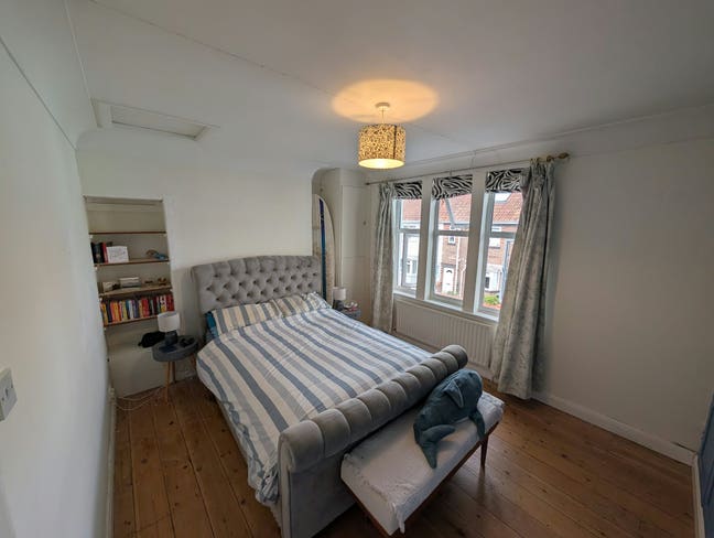Furnished room in 2 bed near templemeads Main Photo