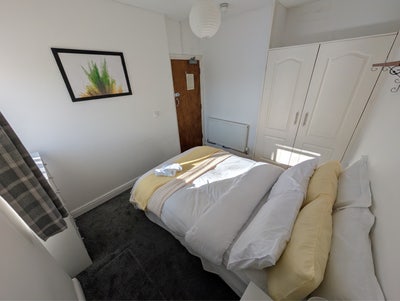 1/2 Price Deposit & Only 2 Weeks Upfront Rent! Main Photo