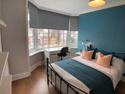 Bright and Modern House With Parking Main Photo