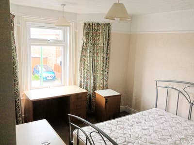 Student Rooms available in House Share - Bills Inc Main Photo