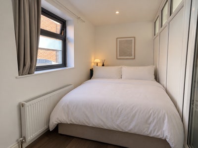Cosy refurbed London home 5 mins from station  Main Photo