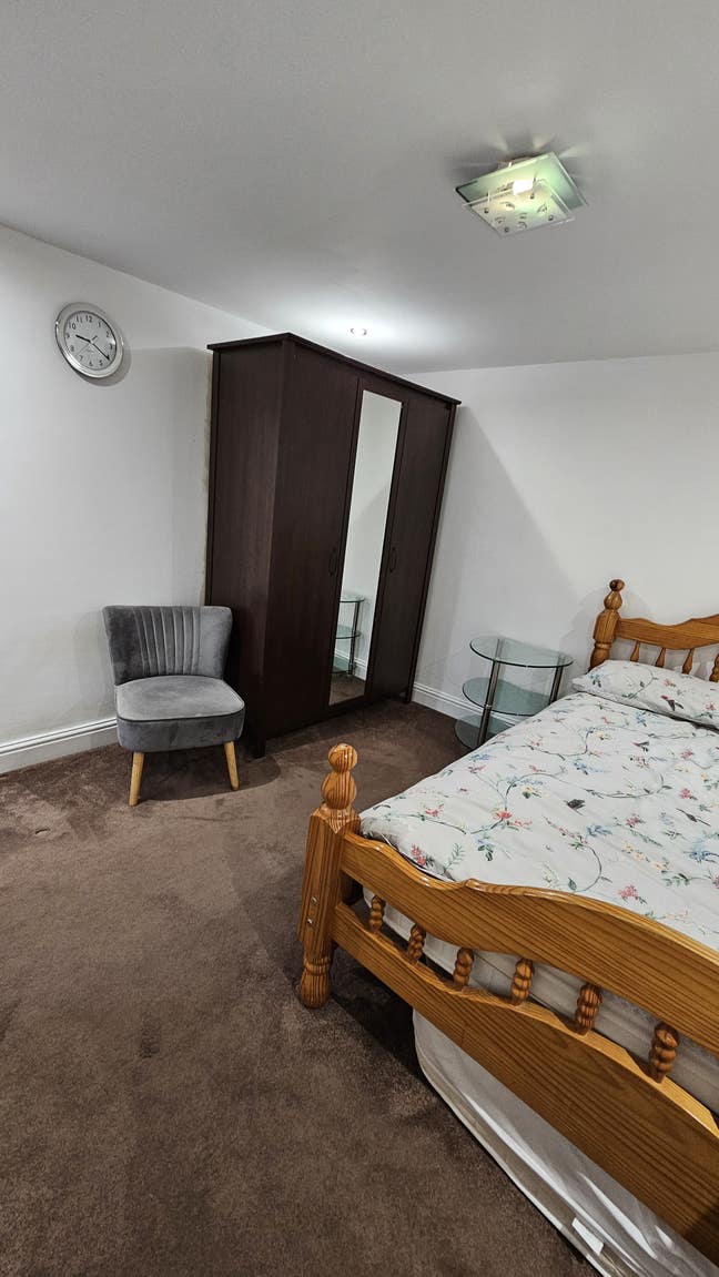 Spacious Room in  Family Home, Vicarage Road, E10 Main Photo