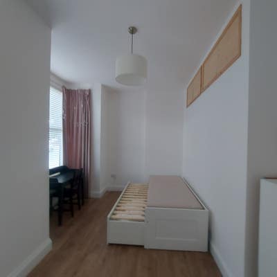 Beautiful Double Room N9 Edmonton Green  Main Photo