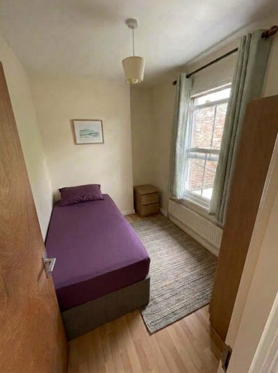 Single room in shared house  Main Photo