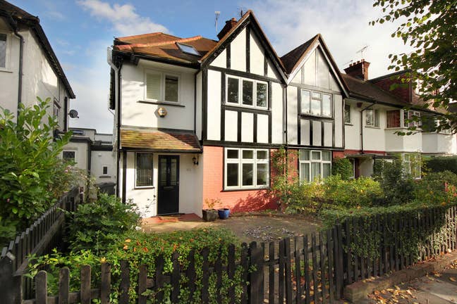 3 Bed Semi-Detached House, Princes Avenue, W3 Main Photo