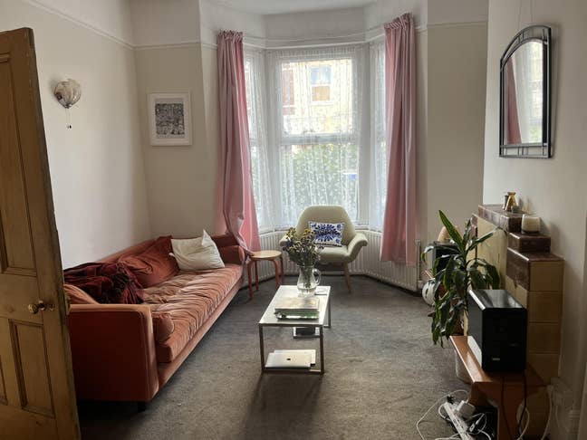 Garden-facing double room near Turnpike Lane  Main Photo