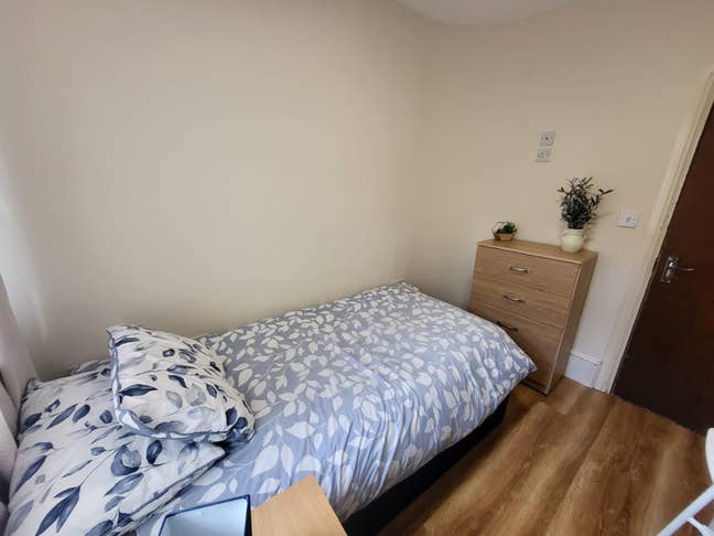 Cute Single  Room in Willesden Green Main Photo
