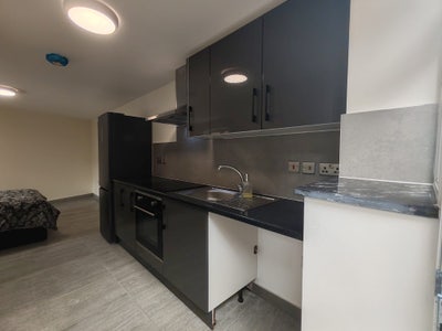 Beautiful Studio available in Colindale Main Photo