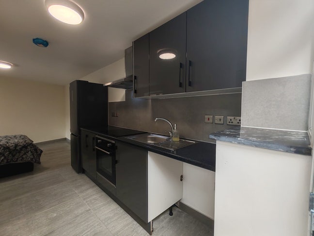 Beautiful Studio available in Colindale Main Photo